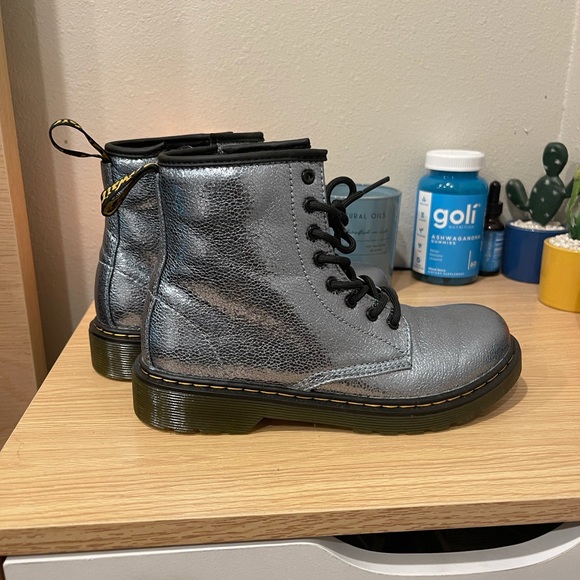 DcMartens Airwair - Picture 1 of 7